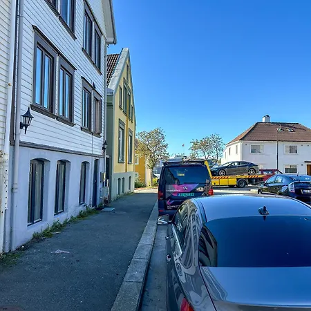 Daire Sentral Og Moderne I *