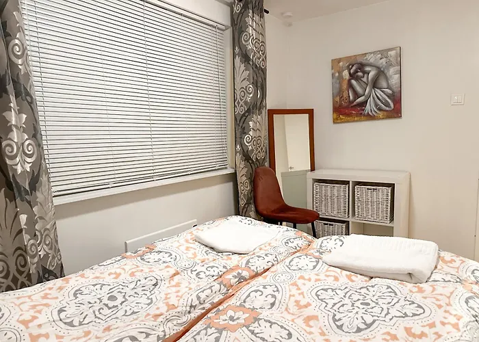 公寓 Sentral Og Moderne I